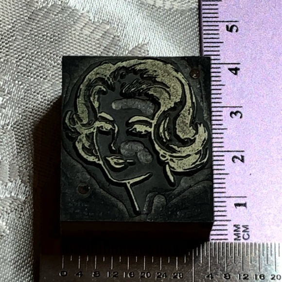 Antique Wooden Print Block Pretty Woman Head Shot Flip Hair Advertising - Picture 2 of 5